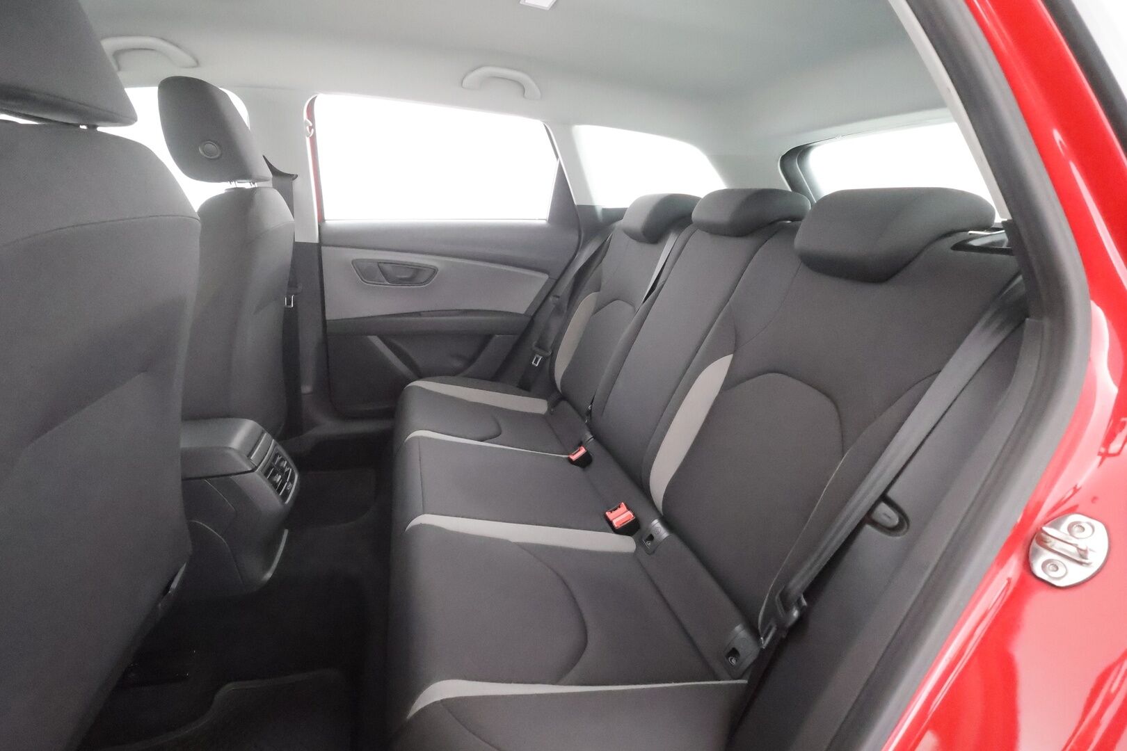 Seat Leon ST 2015 1,2 TSI 86 Reference - | Koukku | Lohko&Sisätilanlämmitin | Ilmastointi | Penkinlämmittimet | Radio | Sähköpeilit | Suomi-auto | Kahdet renkaat |