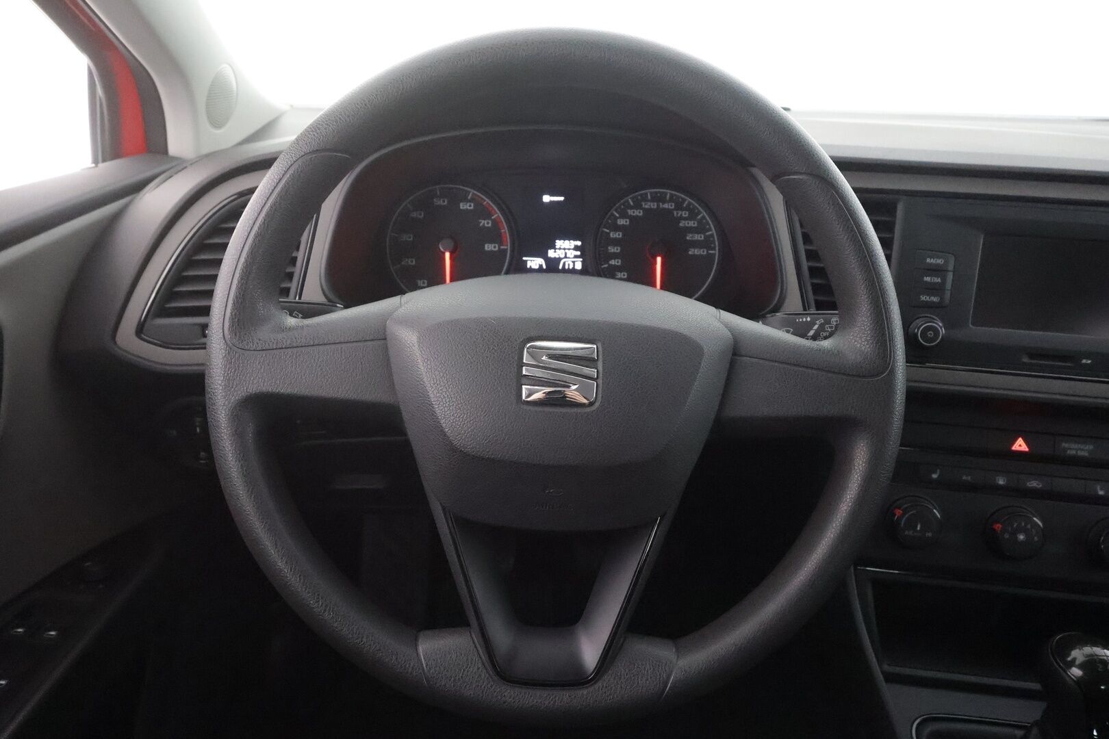 Seat Leon ST 2015 1,2 TSI 86 Reference - | Koukku | Lohko&Sisätilanlämmitin | Ilmastointi | Penkinlämmittimet | Radio | Sähköpeilit | Suomi-auto | Kahdet renkaat |
