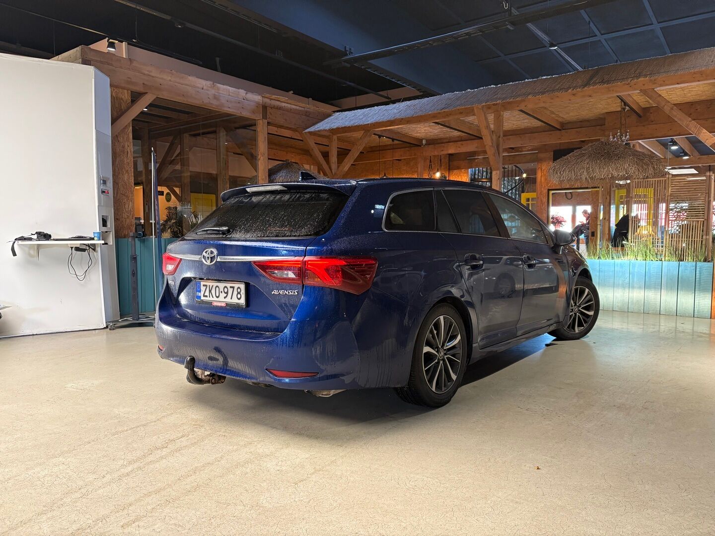 Toyota Avensis 2016 Touring Sports 1,8 Valvematic Premium Business Multidrive S - Suomiauto | Koukku | Panoraama | Nahkasisusta | Muistipenkki | Adapt.LED | Lohko&Sisäpistoke | Peruutuskamera | Supervarusteet!