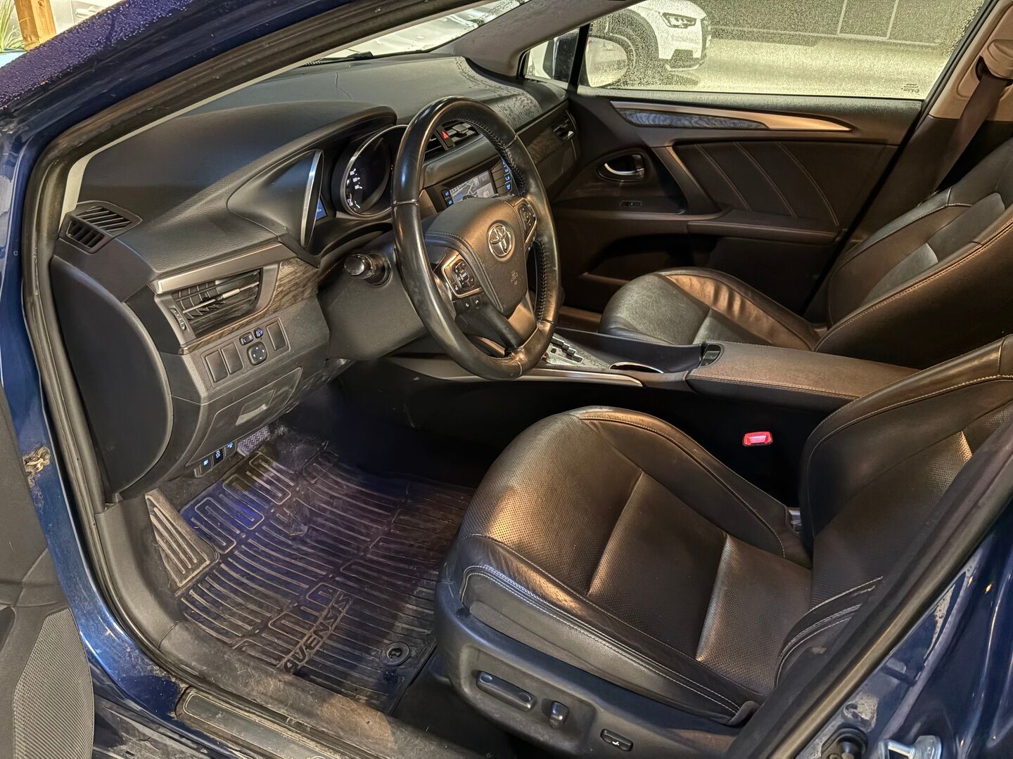 Toyota Avensis 2016 Touring Sports 1,8 Valvematic Premium Business Multidrive S - Suomiauto | Koukku | Panoraama | Nahkasisusta | Muistipenkki | Adapt.LED | Lohko&Sisäpistoke | Peruutuskamera | Supervarusteet!