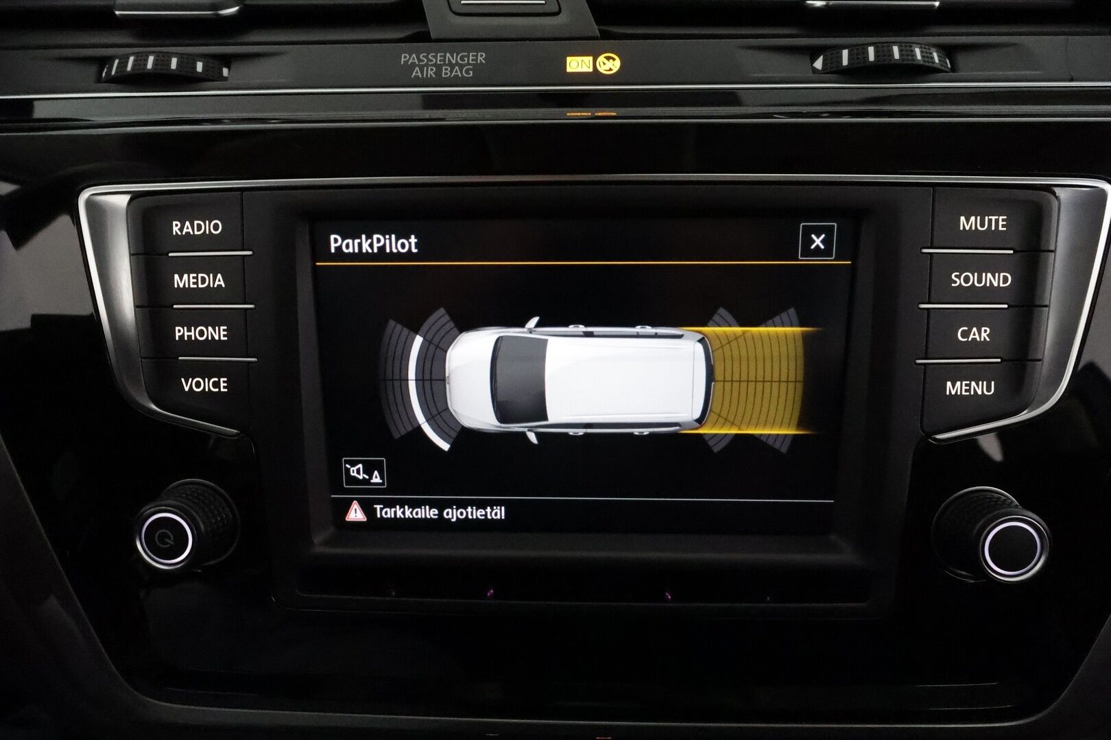 Volkswagen Touran 2016 Trendline 1,2 TSI 81 kW (110 hv) 7-Paikkainen * Suomiauto / Vetokoukku / Vakkari / Lohko & Sisäpistoke / Apple&Android - Kahdet Renkaat / 7-Paikkainen / Juuri tullut Tampereelle!