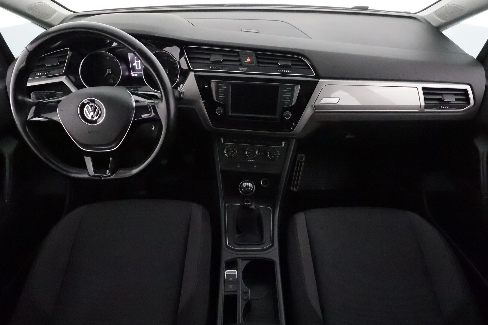 Volkswagen Touran 2016 Trendline 1,2 TSI 81 kW (110 hv) 7-Paikkainen * Suomiauto / Vetokoukku / Vakkari / Lohko & Sisäpistoke / Apple&Android - Kahdet Renkaat / 7-Paikkainen / Juuri tullut Tampereelle!
