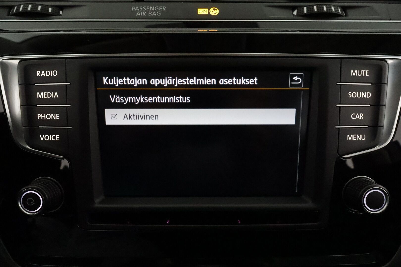 Volkswagen Touran 2016 Trendline 1,2 TSI 81 kW (110 hv) 7-Paikkainen * Suomiauto / Vetokoukku / Vakkari / Lohko & Sisäpistoke / Apple&Android - Kahdet Renkaat / 7-Paikkainen / Juuri tullut Tampereelle!