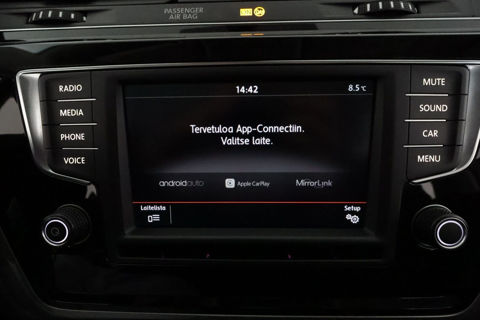 Volkswagen Touran 2016 Trendline 1,2 TSI 81 kW (110 hv) 7-Paikkainen * Suomiauto / Vetokoukku / Vakkari / Lohko & Sisäpistoke / Apple&Android - Kahdet Renkaat / 7-Paikkainen / Juuri tullut Tampereelle!