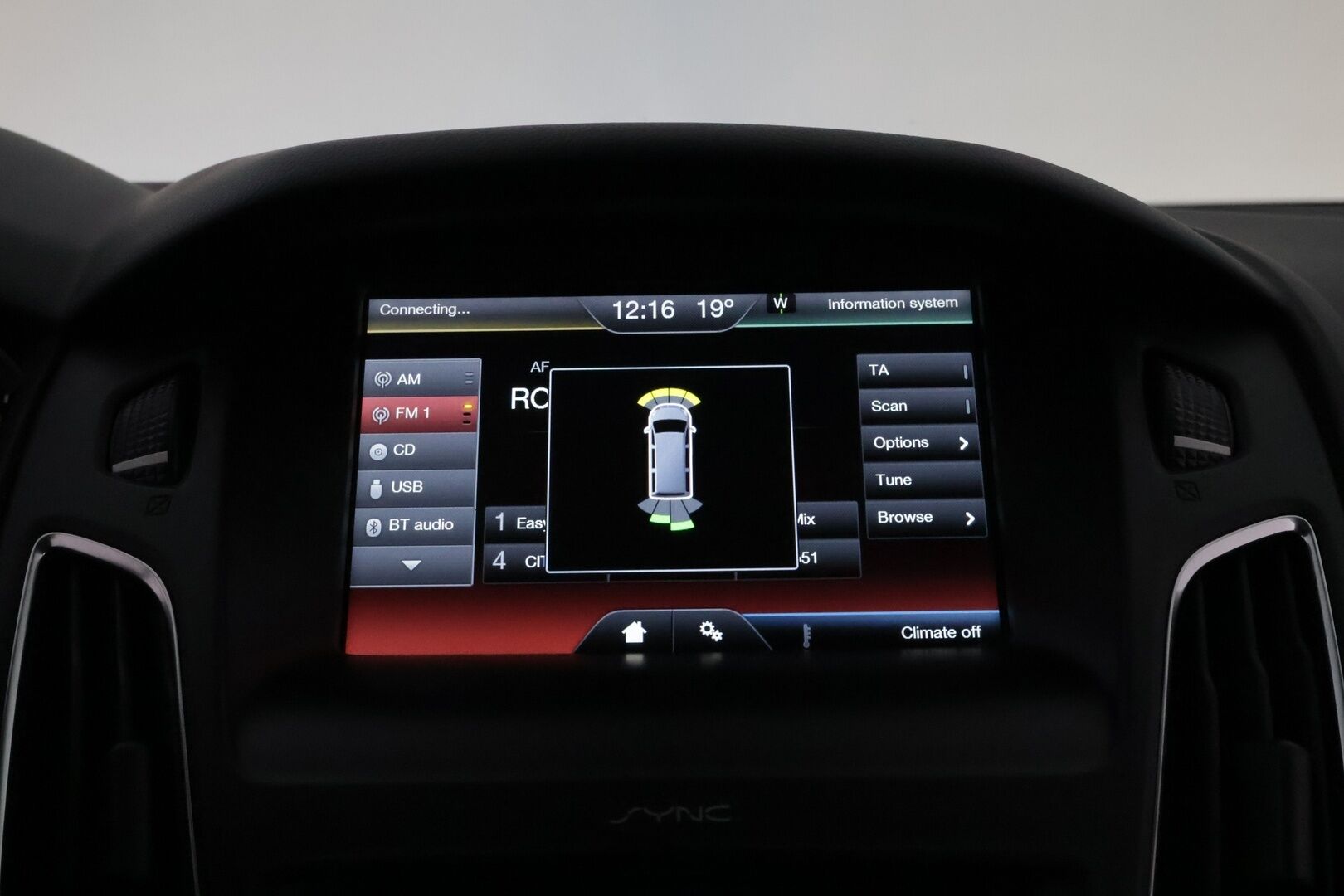 Ford Focus 2016 1,0 EcoBoost 125 hv Start/Stop A6 Titanium Wagon - YritysOutlet - Myydään vain yrityksille - Juuri katsastettu / Suomi-auto / Vakionopeudensäädin / Parkkitutkat / 2x-renkaat