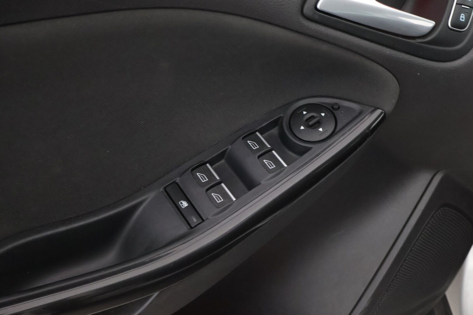 Ford Focus 2016 1,0 EcoBoost 125 hv Start/Stop A6 Titanium Wagon - YritysOutlet - Myydään vain yrityksille - Juuri katsastettu / Suomi-auto / Vakionopeudensäädin / Parkkitutkat / 2x-renkaat