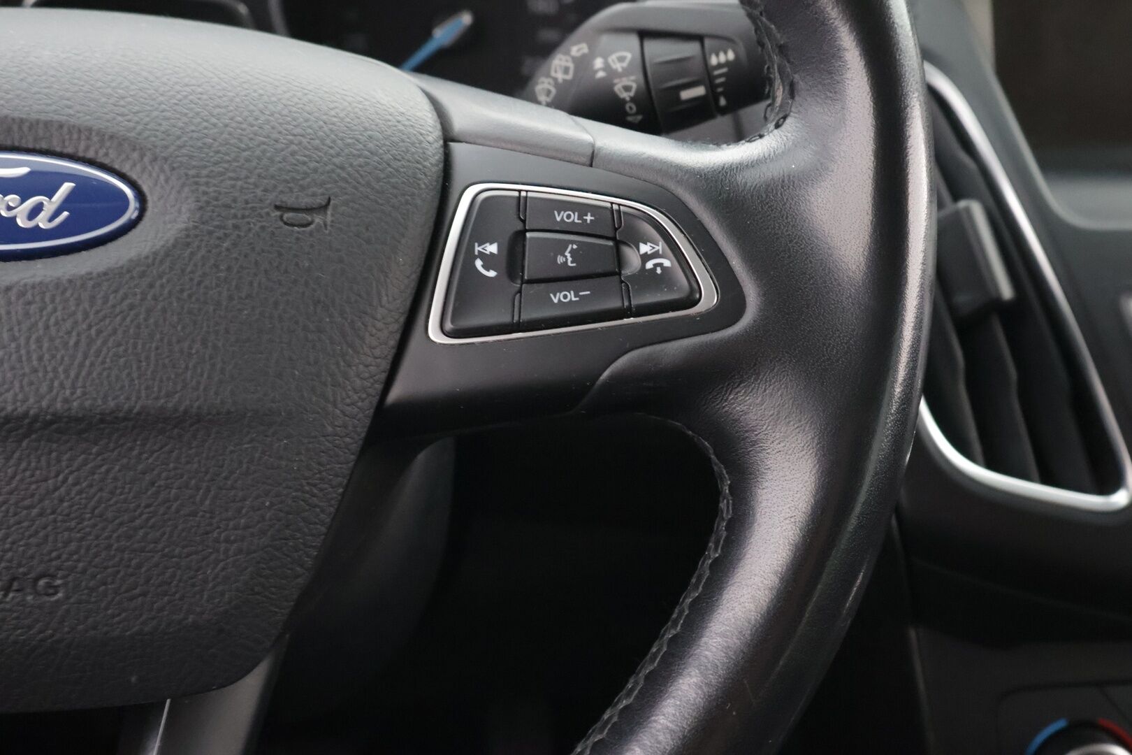 Ford Focus 2016 1,0 EcoBoost 125 hv Start/Stop A6 Titanium Wagon - YritysOutlet - Myydään vain yrityksille - Juuri katsastettu / Suomi-auto / Vakionopeudensäädin / Parkkitutkat / 2x-renkaat