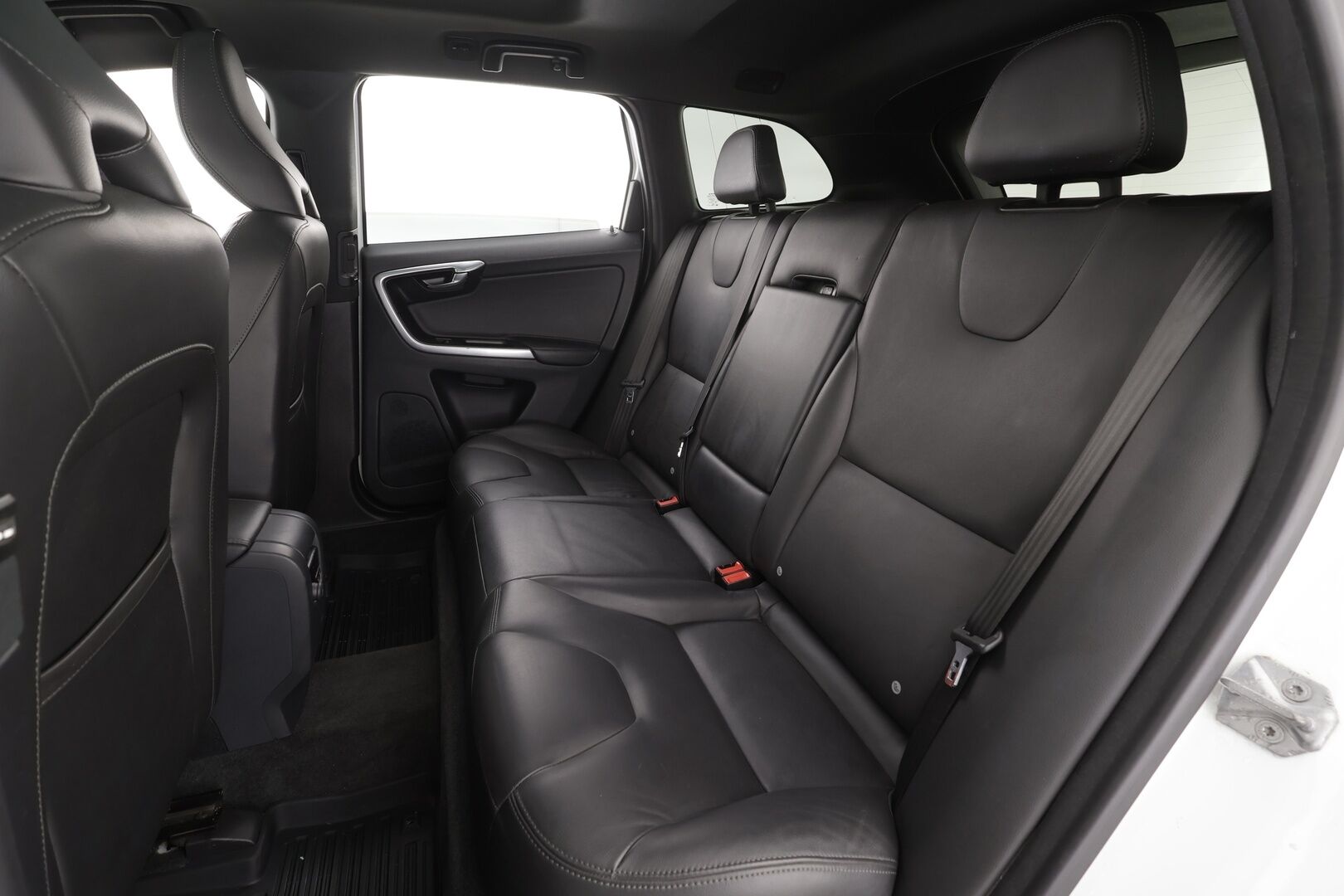 Volvo XC60 2016 D4 AWD Business Summum aut * Vakkari / Webasto / Panorama / Muistipenkki / Keyless / Nahat / P.tutkat * - Suomi-auto / Kahdet renkaat