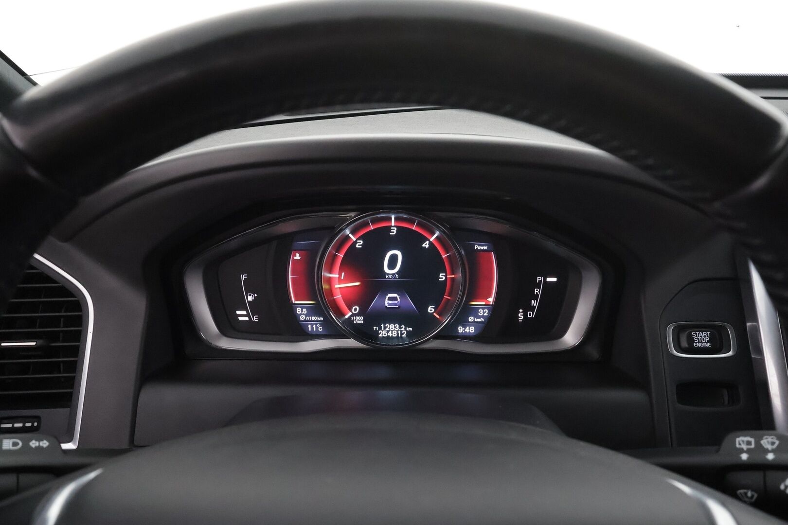 Volvo XC60 2016 D4 AWD Business Summum aut * Vakkari / Webasto / Panorama / Muistipenkki / Keyless / Nahat / P.tutkat * - Suomi-auto / Kahdet renkaat