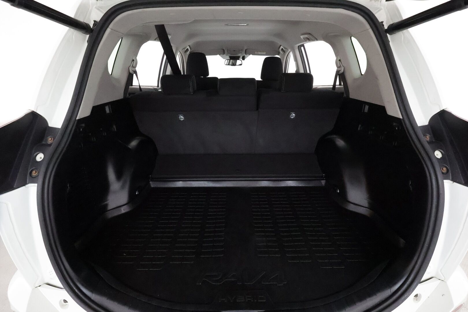Toyota RAV4 2016 2,5 Hybrid FWD Active **Adapt.vakkari / P.kamera / LED / Navi / KeylessGo / Koukku / Lohkolämmitin** - Suomi-auto / Merkkihuollettu / Kahdet renkaat aluvanteilla 