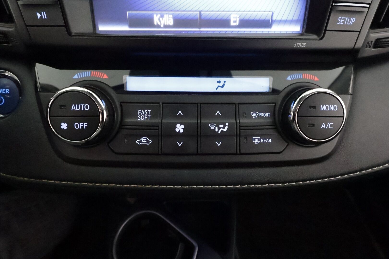 Toyota RAV4 2016 2,5 Hybrid FWD Active **Adapt.vakkari / P.kamera / LED / Navi / KeylessGo / Koukku / Lohkolämmitin** - Suomi-auto / Merkkihuollettu / Kahdet renkaat aluvanteilla 
