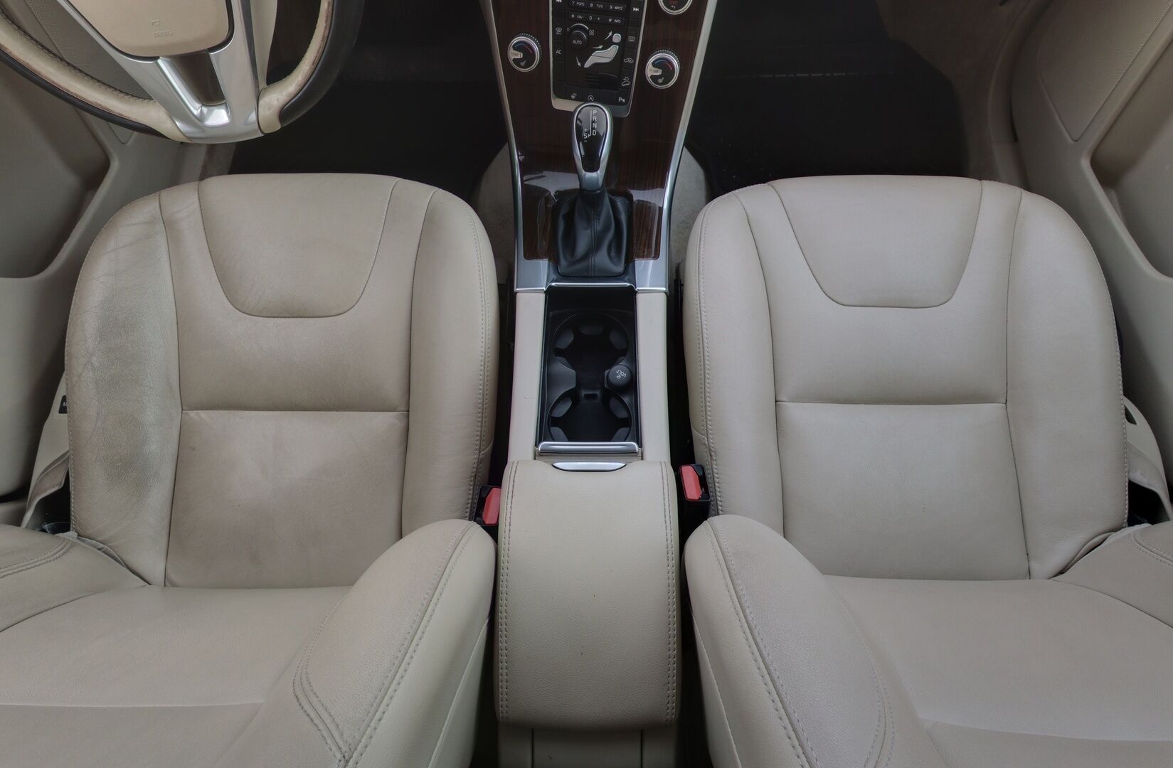 Volvo XC60 2016 D4 AWD Business Summum aut * Suomi-auto / Ratinlämmitin / Webasto / Aktiiviset kaarrevalot / Muistipenkki / Vaaleat nahat / Keyless* - HULLUT AVAJAISHULINAT KORKOTARJOUS 3,29 %