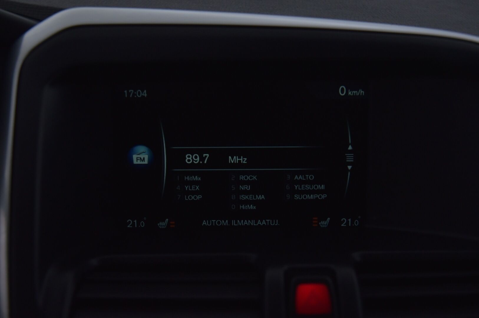 Volvo XC60 2016 D4 AWD Business Summum aut * Suomi-auto / Ratinlämmitin / Webasto / Aktiiviset kaarrevalot / Muistipenkki / Vaaleat nahat / Keyless* - HULLUT AVAJAISHULINAT KORKOTARJOUS 3,29 %