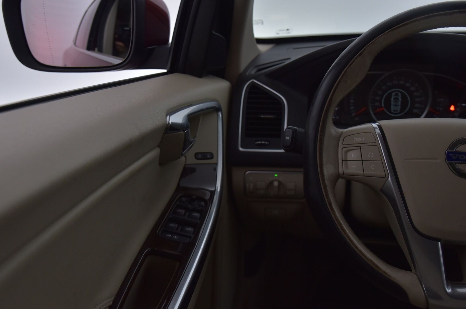 Volvo XC60 2016 D4 AWD Business Summum aut * Suomi-auto / Ratinlämmitin / Webasto / Aktiiviset kaarrevalot / Muistipenkki / Vaaleat nahat / Keyless* - HULLUT AVAJAISHULINAT KORKOTARJOUS 3,29 %