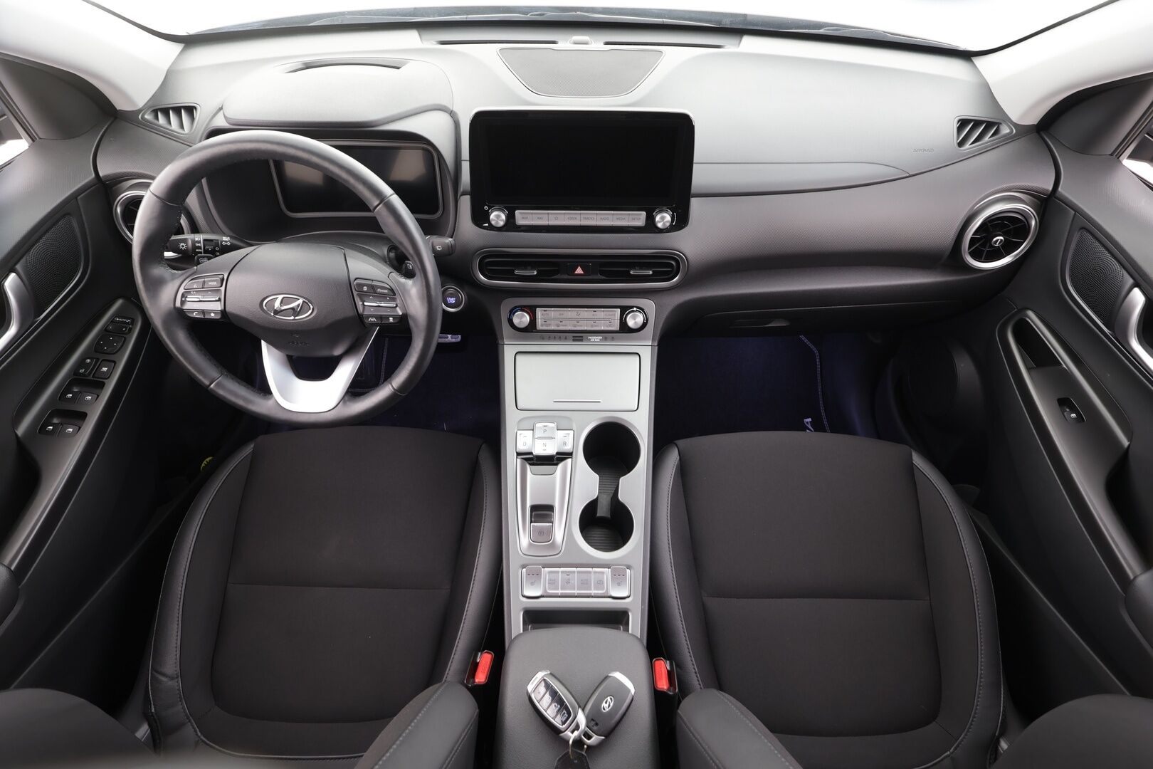 Hyundai KONA 2023 electric 64 kWh 204 hv Style MY21 - | ACC | ILP | Krell | HUD | Sähköpenkit | Puolinahat | LED | Digimittaristo | HDA | BSM | P.kamera | Keyless | Merkkihuollot | 2x renkaat aluin | 