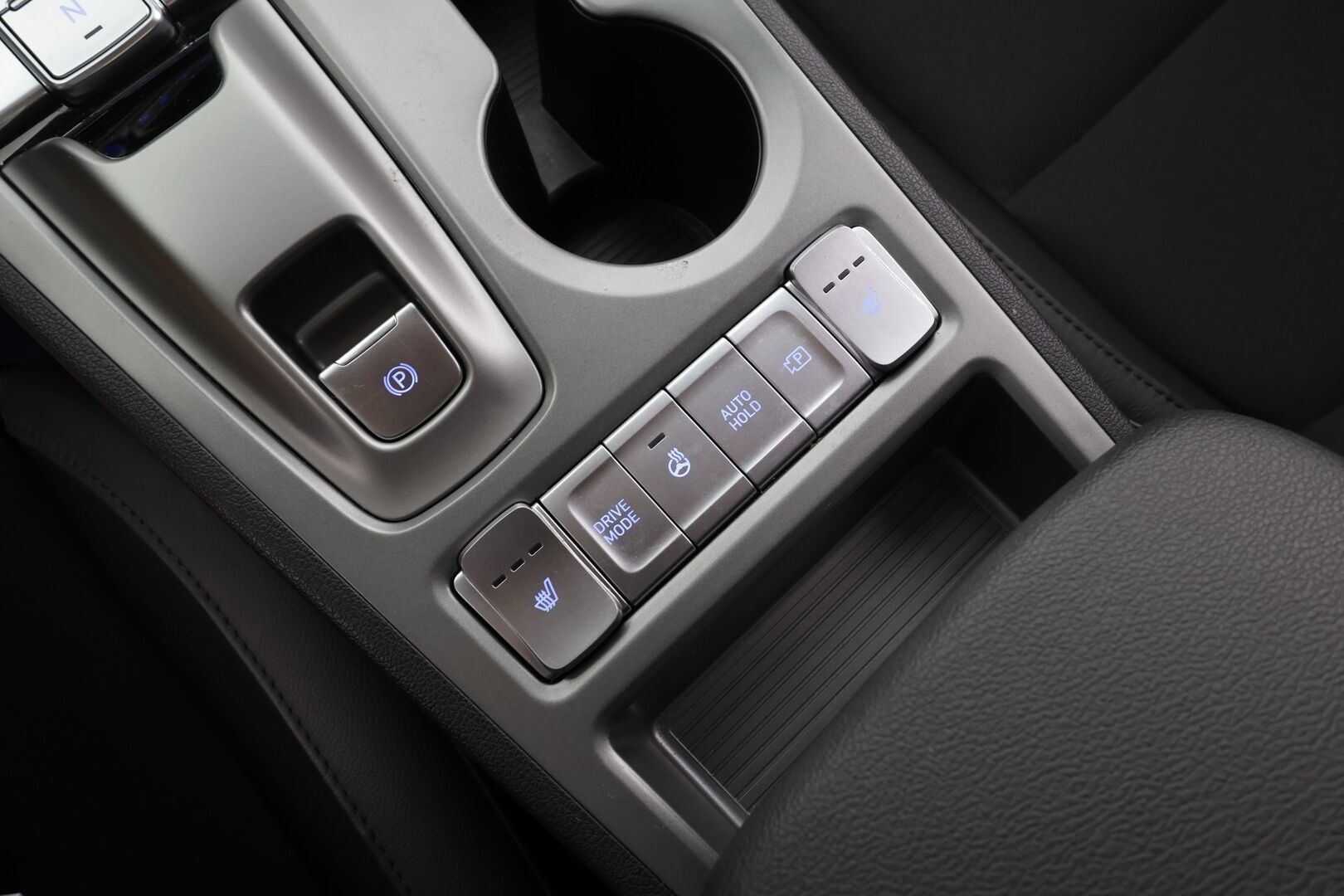 Hyundai KONA 2023 electric 64 kWh 204 hv Style MY21 - | ACC | ILP | Krell | HUD | Sähköpenkit | Puolinahat | LED | Digimittaristo | HDA | BSM | P.kamera | Keyless | Merkkihuollot | 2x renkaat aluin | 