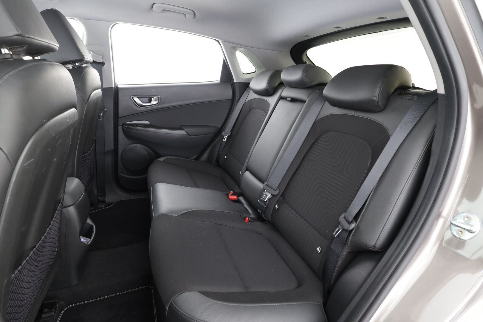 Hyundai KONA 2023 electric 64 kWh 204 hv Style MY21 - | ACC | ILP | Krell | HUD | Sähköpenkit | Puolinahat | LED | Digimittaristo | HDA | BSM | P.kamera | Keyless | Merkkihuollot | 2x renkaat aluin | 