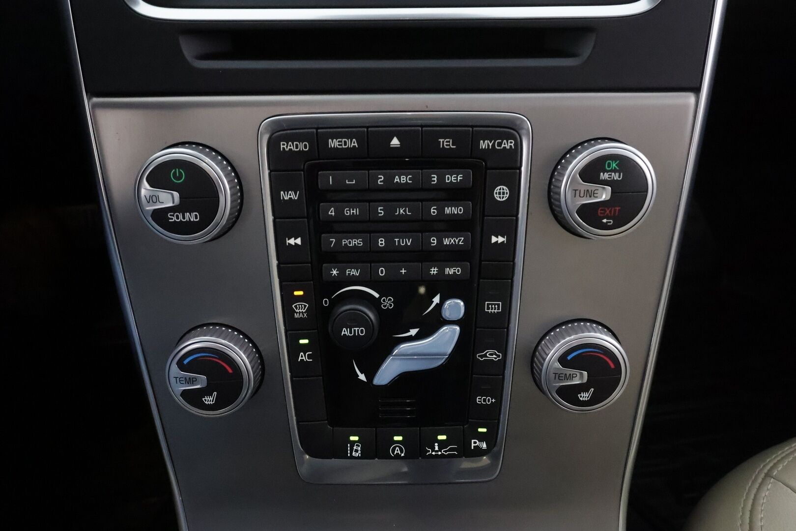 Volvo V60 2016 D4 Business Summum Edition aut * Webasto / ACC / Xenon / P.tutkat / Navi / Kaistavahti / Keyless * - H&K / Muistipenkki / Katveavustin / Suomi-auto / Kahdet renkaat aluvanteilla