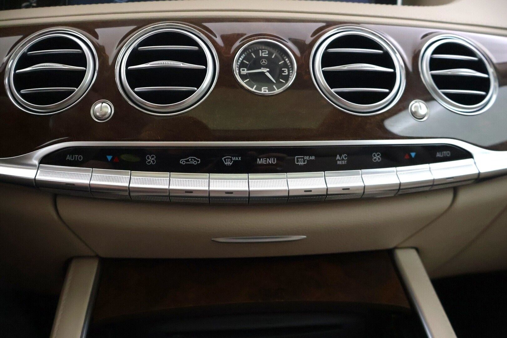 Mercedes-Benz S 2015 300 BlueTec Hybrid Lang - | DTR+Q | Imuovet | Night Vision | Burmester | 360° | Hierovat&Ilmastoidut ist. | Panorama | Takanäytöt | 2x Renkaat ja Vanteet | 