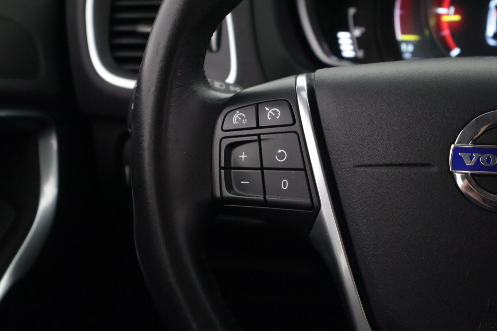 Volvo V40 Cross Country 2016 D2 Business aut *MYYDÄÄN HUUTOKAUPAT.COM!* - * MYYDÄÄN HUUTOKAUPAT.COM! *