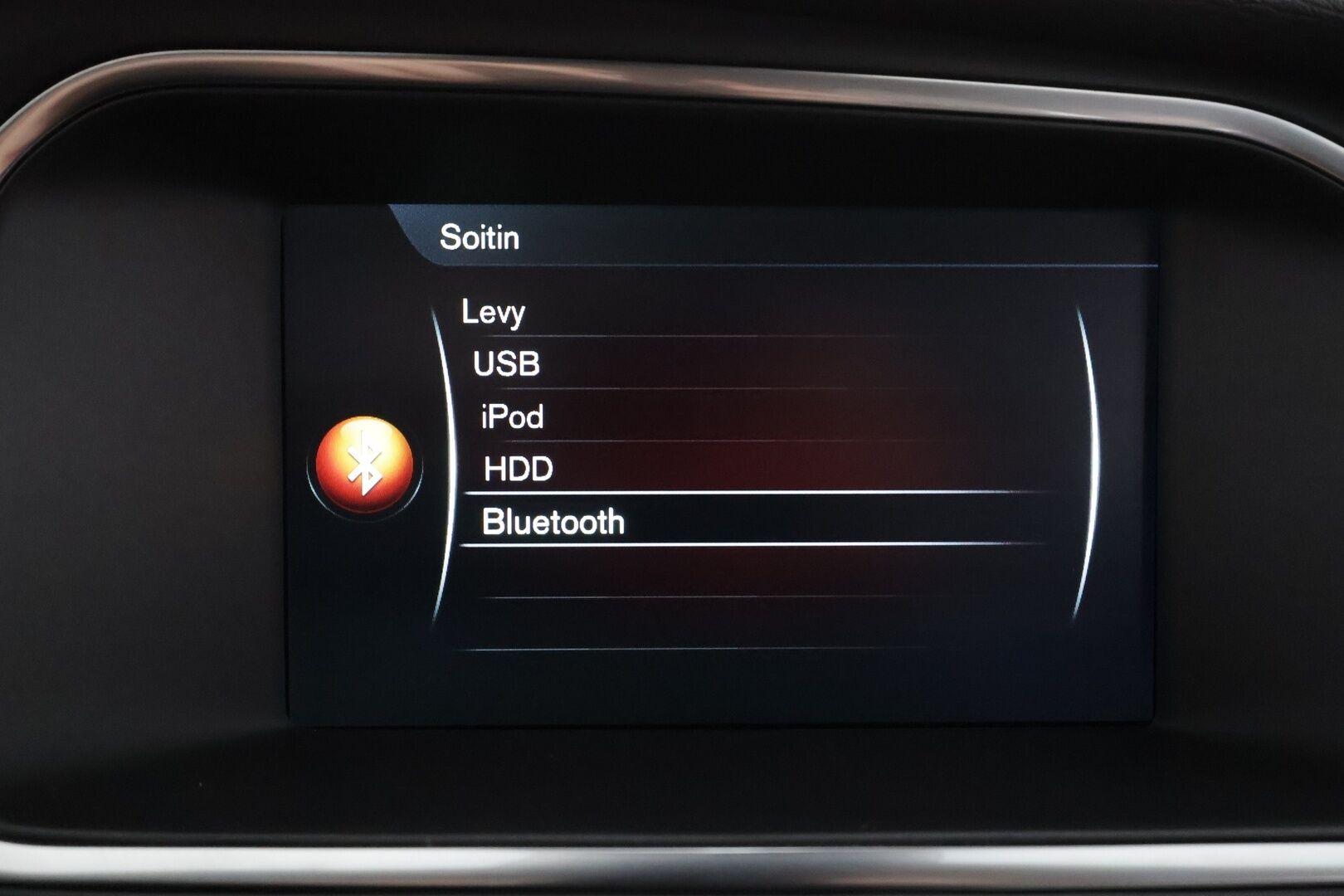 Volvo V40 Cross Country 2016 D2 Business Summum aut * Pa-lisälämmitin / Muistipenkki / P.Tutka / Xenon / Nahkaverhoilu / Keyless * - Suomi-auto / Kahdet renkaat aluvanteilla / Merkkihuollot