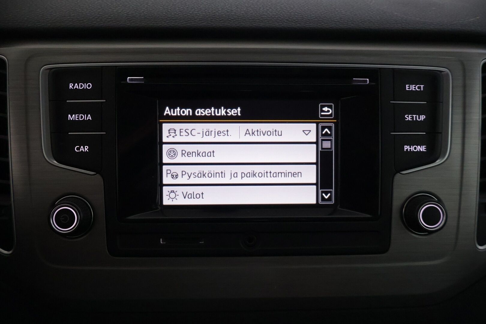 Volkswagen Golf Sportsvan 2016 Comfortline 1,6 TDI 81 kW (110 hv) DSG-automaatti - | Tämä auto myydään YritysOutlet -valikoimasta vain yritykselle | Webasto | P. Tutkat | Vakionopeudensäädin | Keyless | Bi-Xenon | 2x Renkaat & Vanteet |