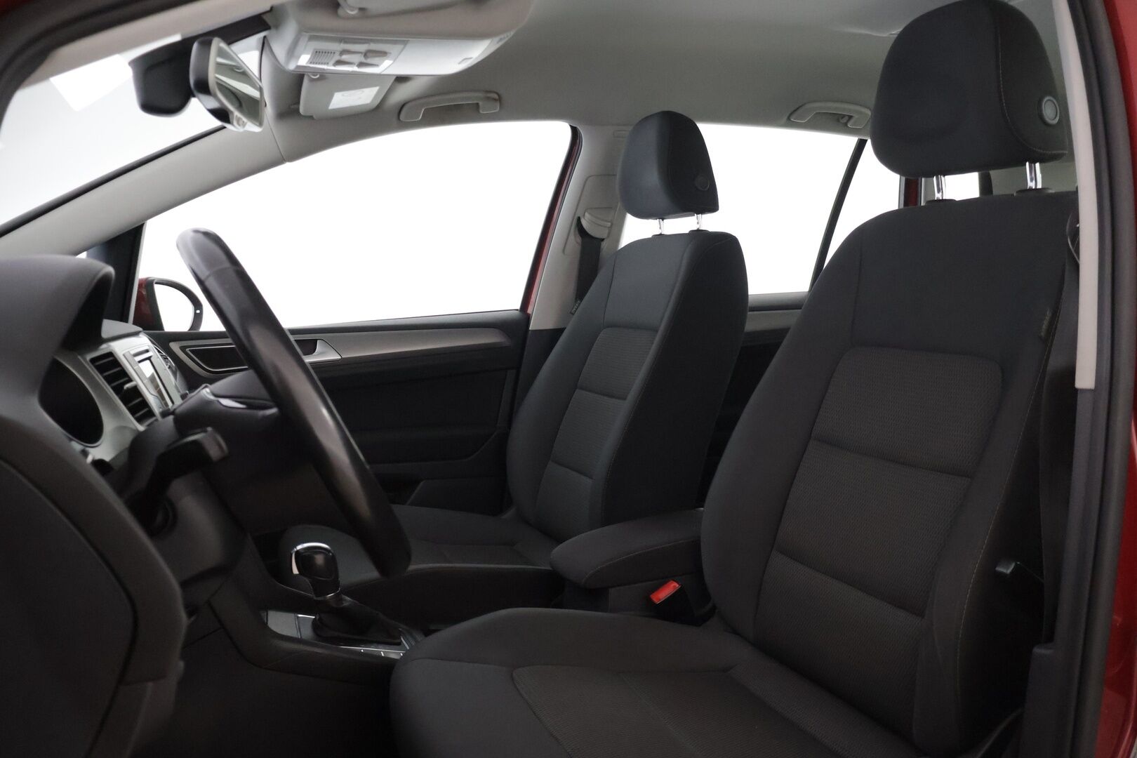 Volkswagen Golf Sportsvan 2016 Comfortline 1,6 TDI 81 kW (110 hv) DSG-automaatti - | Tämä auto myydään YritysOutlet -valikoimasta vain yritykselle | Webasto | P. Tutkat | Vakionopeudensäädin | Keyless | Bi-Xenon | 2x Renkaat & Vanteet |