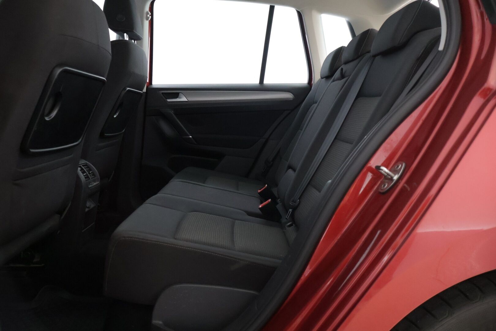 Volkswagen Golf Sportsvan 2016 Comfortline 1,6 TDI 81 kW (110 hv) DSG-automaatti - | Tämä auto myydään YritysOutlet -valikoimasta vain yritykselle | Webasto | P. Tutkat | Vakionopeudensäädin | Keyless | Bi-Xenon | 2x Renkaat & Vanteet |