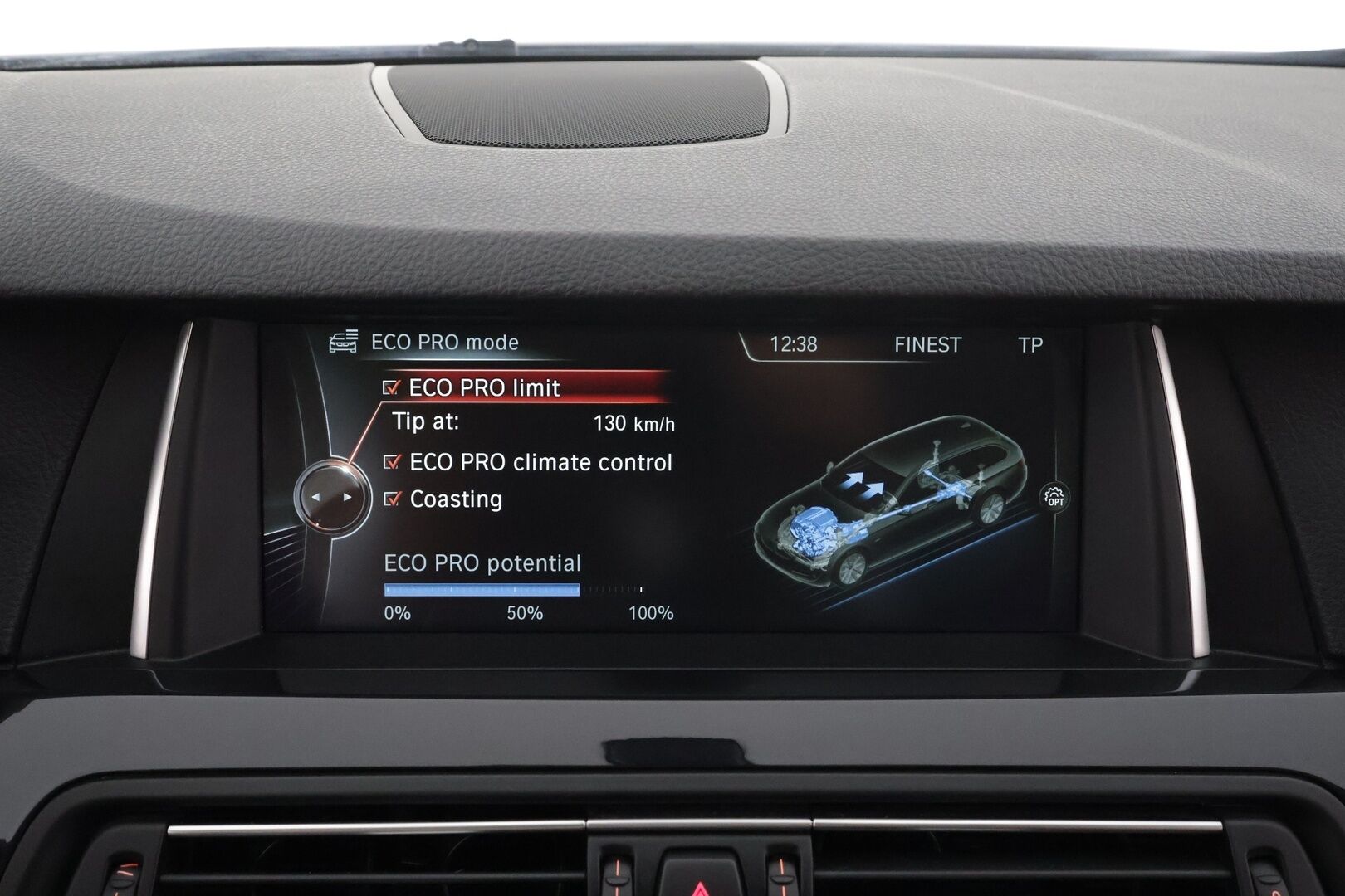 BMW 520 2016 F11 Touring 520d A xDrive Business Exclusive Edition * Webasto / Koukku / Xenon / P.tutkat / Navi / Sportnahat  / HUD* - HiFi / Suomi-auto / Kahdet renkaat