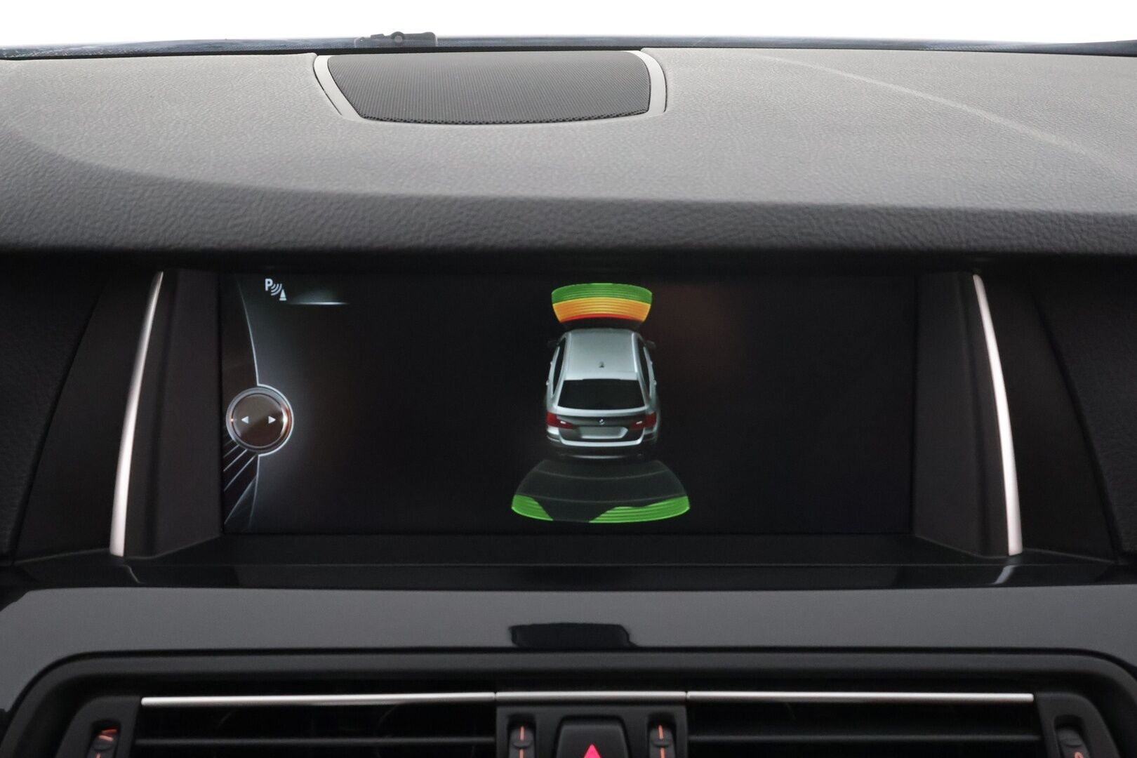 BMW 520 2016 F11 Touring 520d A xDrive Business Exclusive Edition * Webasto / Koukku / Xenon / P.tutkat / Navi / Sportnahat  / HUD* - HiFi / Suomi-auto / Kahdet renkaat