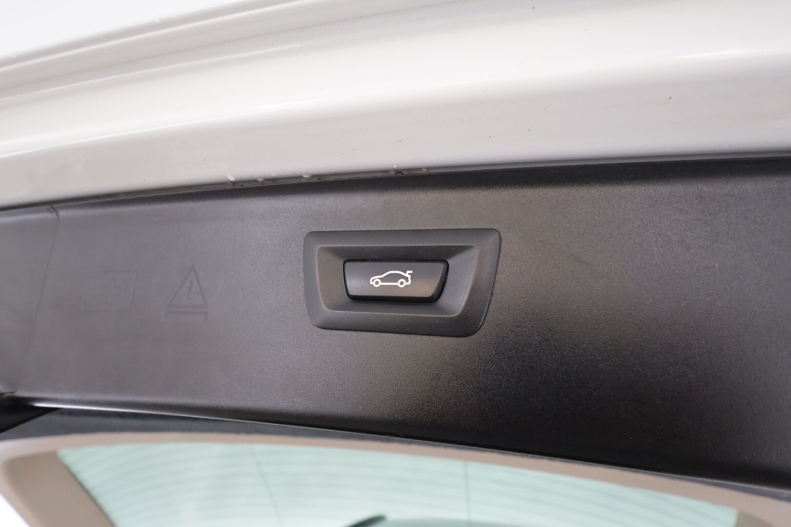 BMW 520 2016 F11 Touring 520d A xDrive Business Exclusive Edition * Webasto / Koukku / Xenon / P.tutkat / Navi / Sportnahat  / HUD* - HiFi / Suomi-auto / Kahdet renkaat