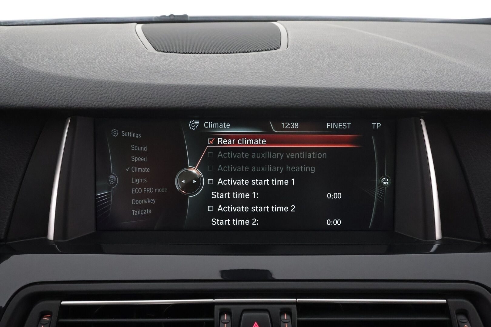 BMW 520 2016 F11 Touring 520d A xDrive Business Exclusive Edition * Webasto / Koukku / Xenon / P.tutkat / Navi / Sportnahat  / HUD* - HiFi / Suomi-auto / Kahdet renkaat