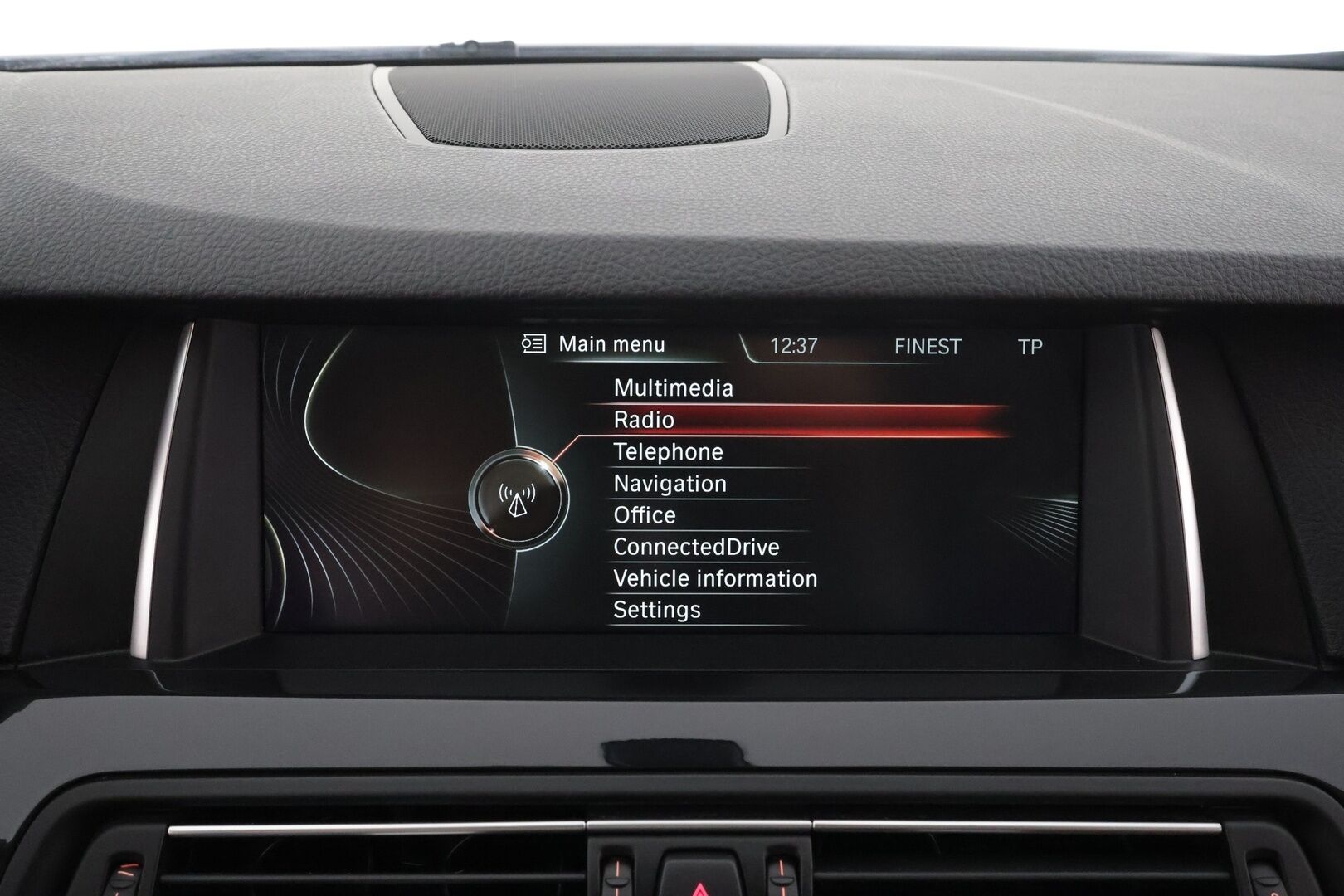 BMW 520 2016 F11 Touring 520d A xDrive Business Exclusive Edition * Webasto / Koukku / Xenon / P.tutkat / Navi / Sportnahat  / HUD* - HiFi / Suomi-auto / Kahdet renkaat