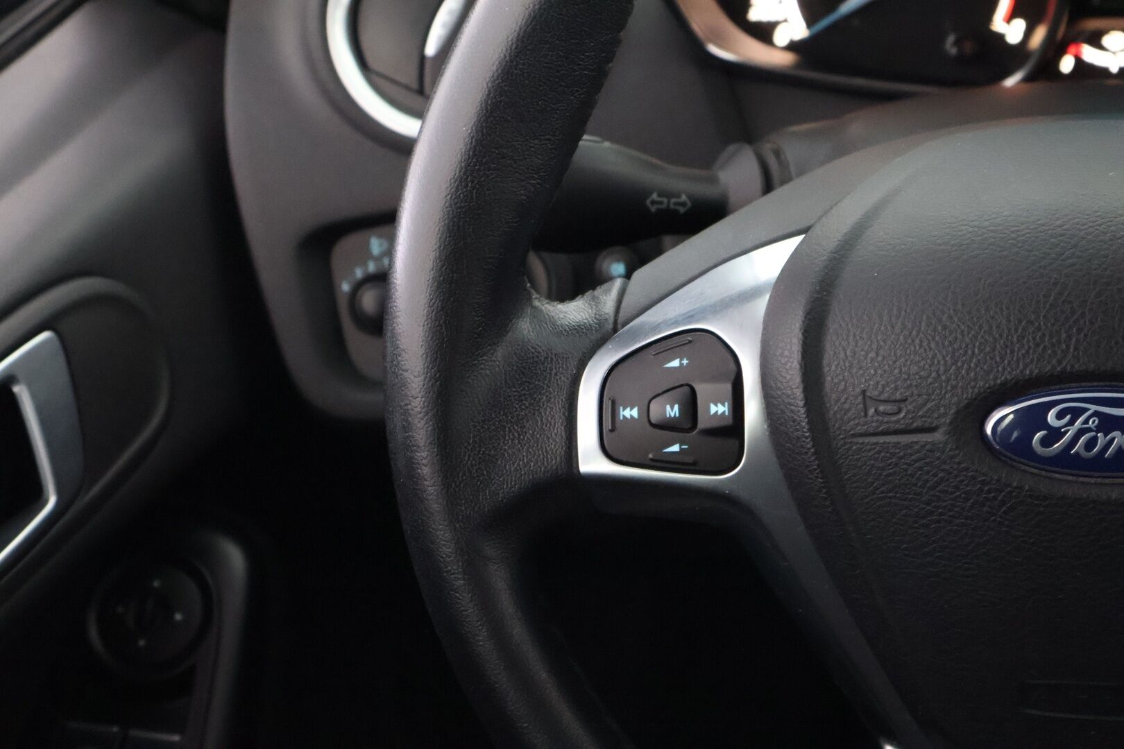 Ford Fiesta 2016 1,0 80hv Start/Stop M5 Trend 5-ovinen - Suomiauto / Lohko & Sisäpistoke / Penkinlämmittimet / Kahdet hyvät renkaat / Juuri tullut Tampereelle!