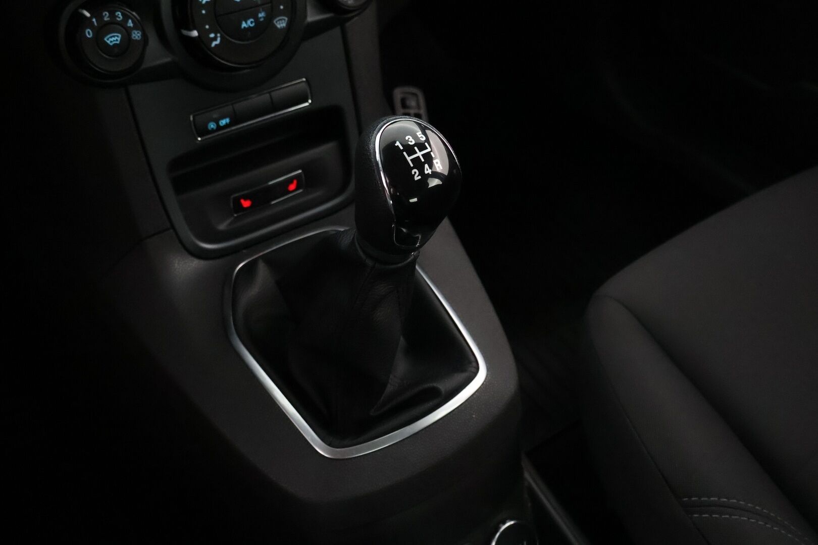 Ford Fiesta 2016 1,0 80hv Start/Stop M5 Trend 5-ovinen - Suomiauto / Lohko & Sisäpistoke / Penkinlämmittimet / Kahdet hyvät renkaat / Juuri tullut Tampereelle!