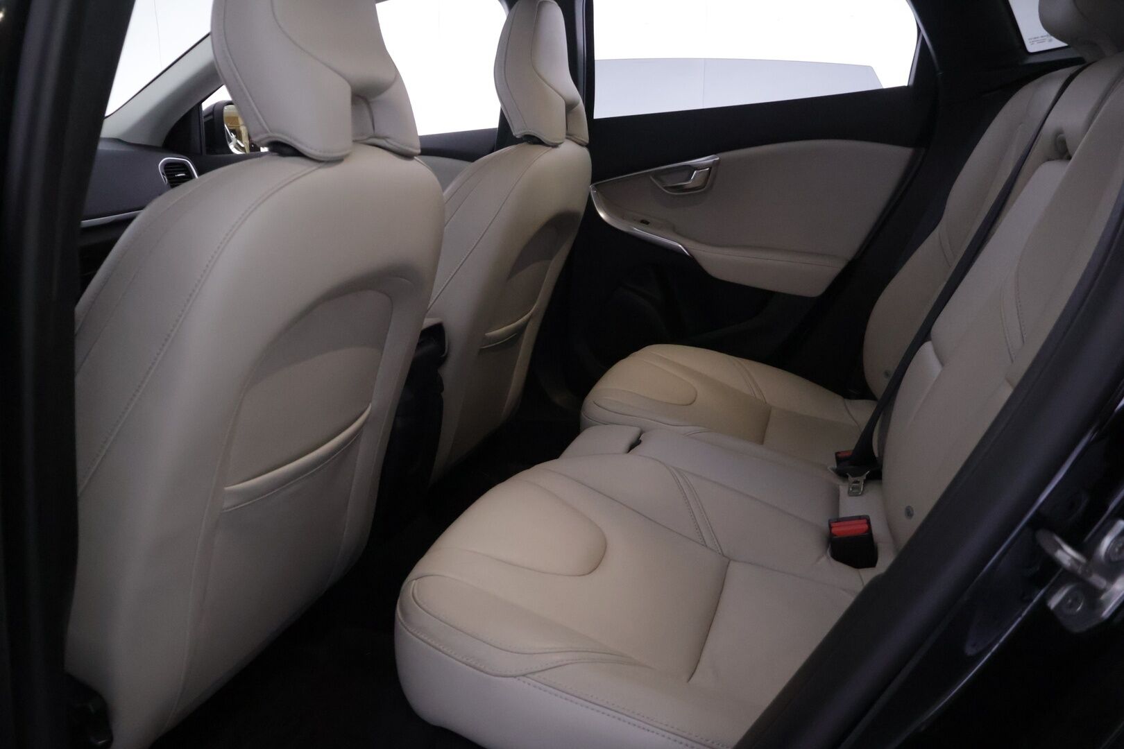 Volvo V40 2016 D2 Business aut - *Suomi-auto | Pa. käyttöinen lisälämmitin ajastimella | Vaalea nahkasisusta | Xenon | Lämmitettävä tuulilasi | 2x renkaat & vanteet | Jakohihna vaihdettu 9/26*