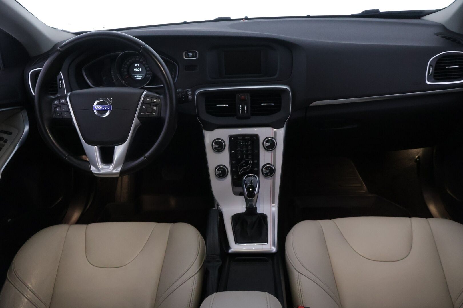 Volvo V40 2016 D2 Business aut - *Suomi-auto | Pa. käyttöinen lisälämmitin ajastimella | Vaalea nahkasisusta | Xenon | Lämmitettävä tuulilasi | 2x renkaat & vanteet | Jakohihna vaihdettu 9/26*
