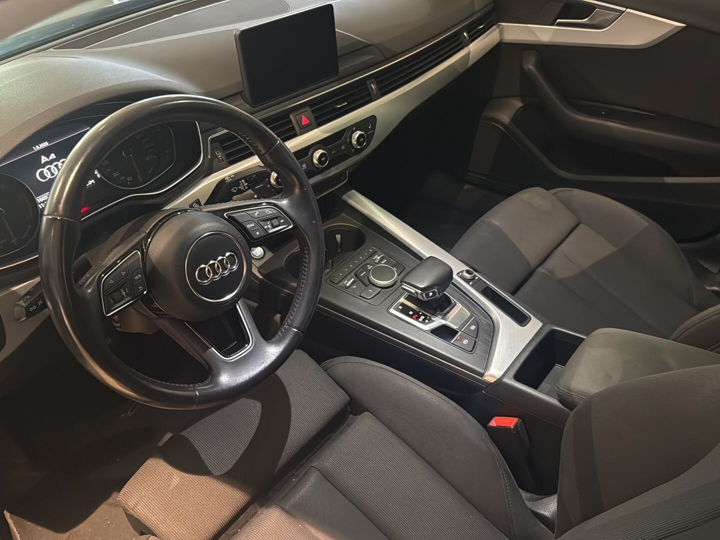 Audi A4 2016 Sedan Business Sport 1,4 TFSI 110 kW S tronic - | Vakkari | Lohkolämmitin | Tutka | LED | Sport-penkit | Juuri huollettu! | Suomi-auto | 