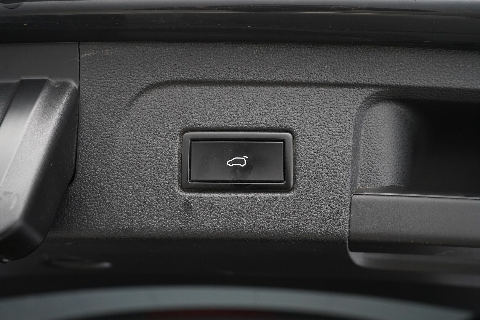 Volkswagen Touran 2016 1.2 TSI Trendline 81 kW (110 hv) * ACC / Lohko / Koukku / BT / Ratinlämmitin / Tutkat* - Suomi-auto / Huollettu 175tkm / Kahdet renkaat + Vanteet - Osta nyt, maksa vasta ensi vuonna