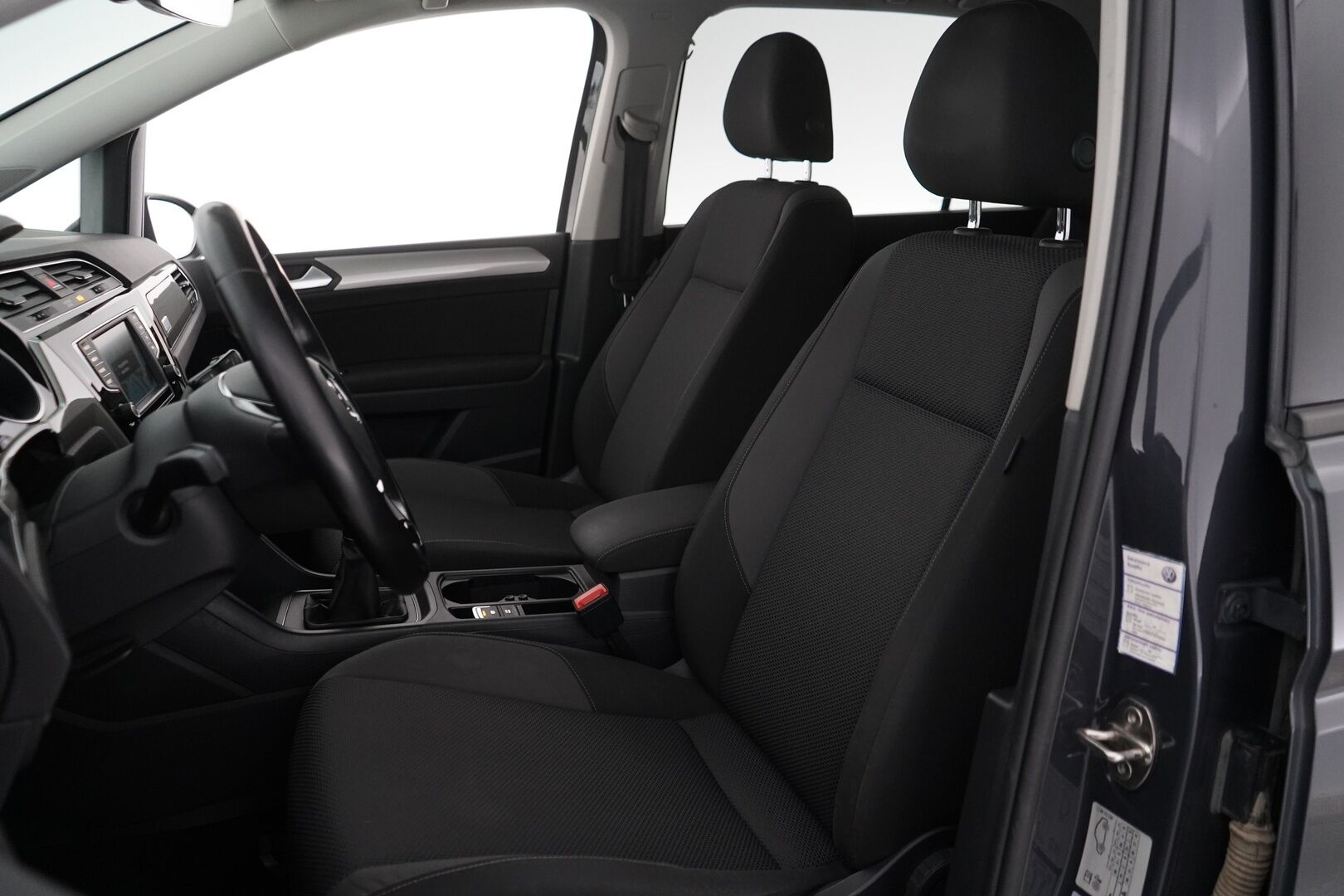 Volkswagen Touran 2016 1.2 TSI Trendline 81 kW (110 hv) * ACC / Lohko / Koukku / BT / Ratinlämmitin / Tutkat* - Suomi-auto / Huollettu 175tkm / Kahdet renkaat + Vanteet - Osta nyt, maksa vasta ensi vuonna