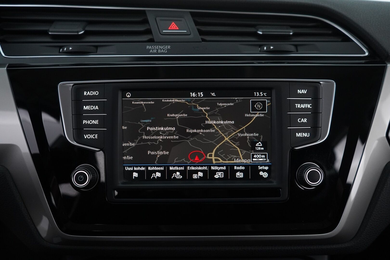 Volkswagen Touran 2016 1.2 TSI Trendline 81 kW (110 hv) * ACC / Lohko / Koukku / BT / Ratinlämmitin / Tutkat* - Suomi-auto / Huollettu 175tkm / Kahdet renkaat + Vanteet - Osta nyt, maksa vasta ensi vuonna