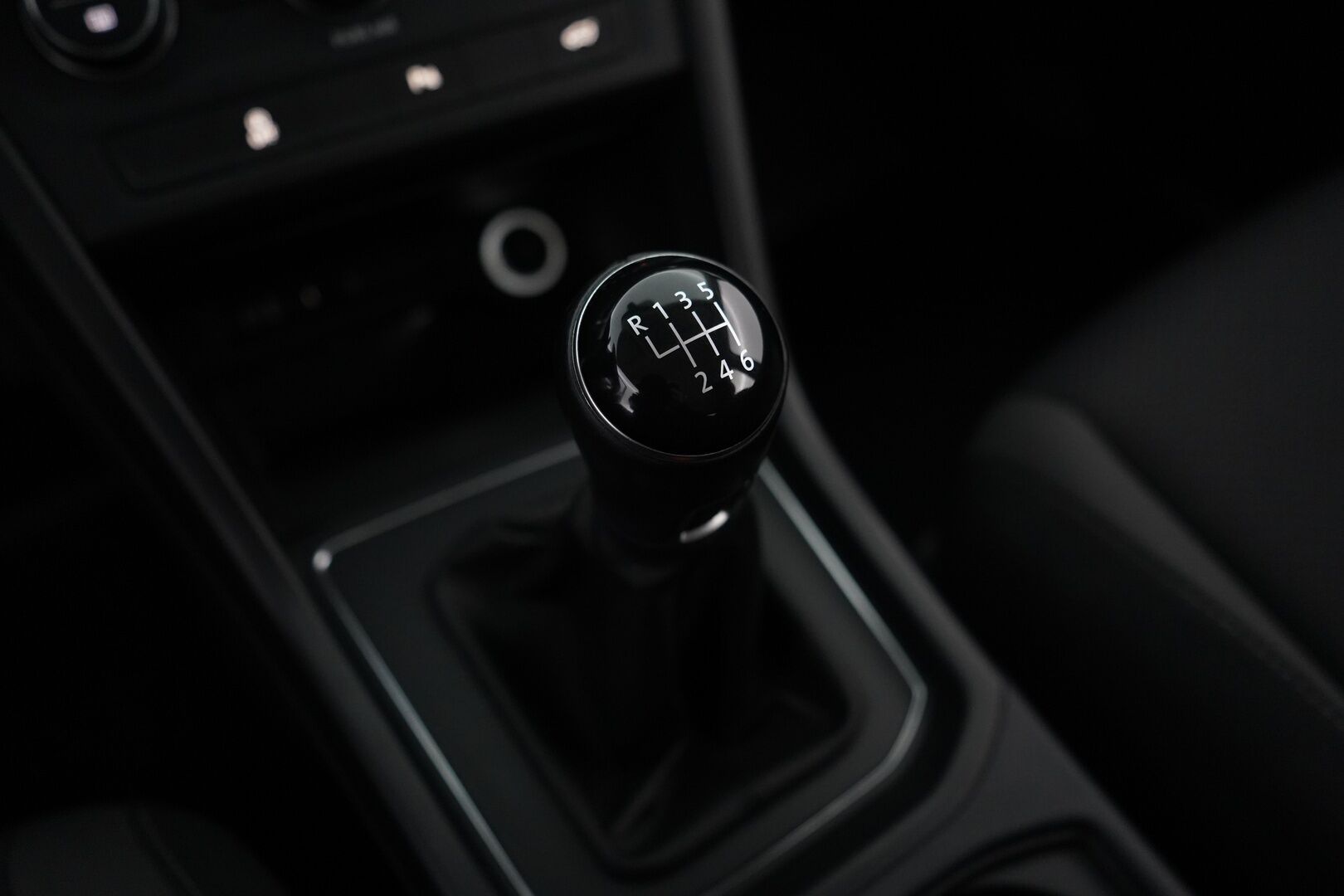 Volkswagen Touran 2016 1.2 TSI Trendline 81 kW (110 hv) * ACC / Lohko / Koukku / BT / Ratinlämmitin / Tutkat* - Suomi-auto / Huollettu 175tkm / Kahdet renkaat + Vanteet - Osta nyt, maksa vasta ensi vuonna