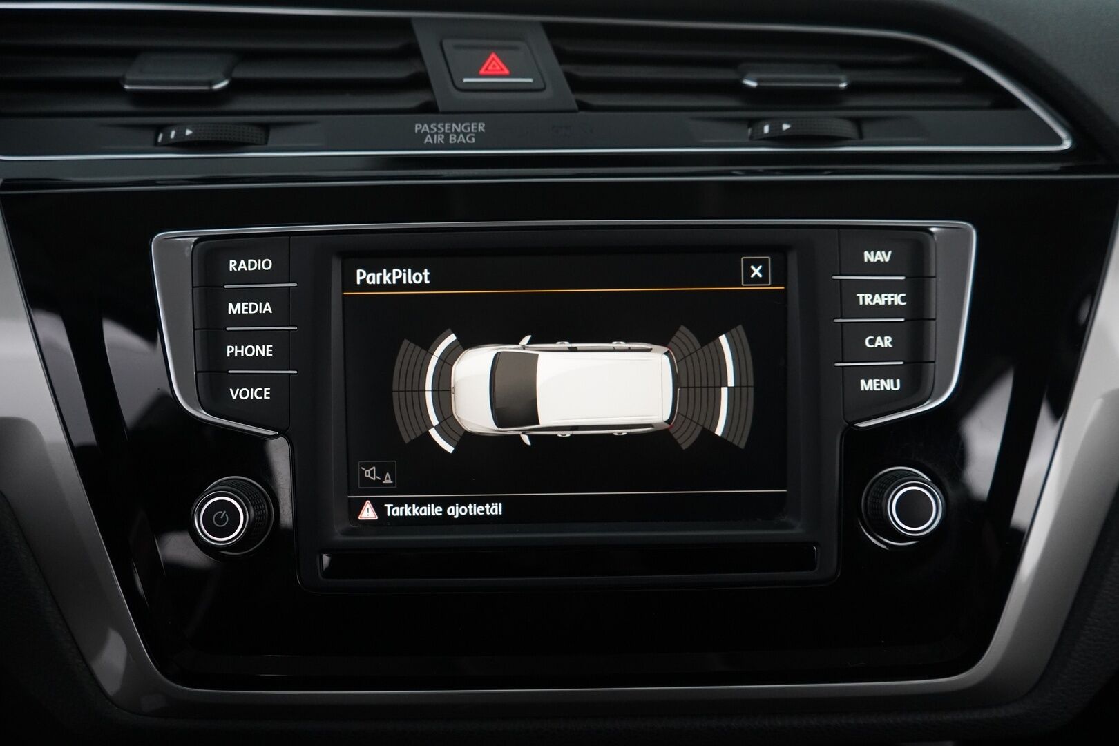 Volkswagen Touran 2016 1.2 TSI Trendline 81 kW (110 hv) * ACC / Lohko / Koukku / BT / Ratinlämmitin / Tutkat* - Suomi-auto / Huollettu 175tkm / Kahdet renkaat + Vanteet - Osta nyt, maksa vasta ensi vuonna