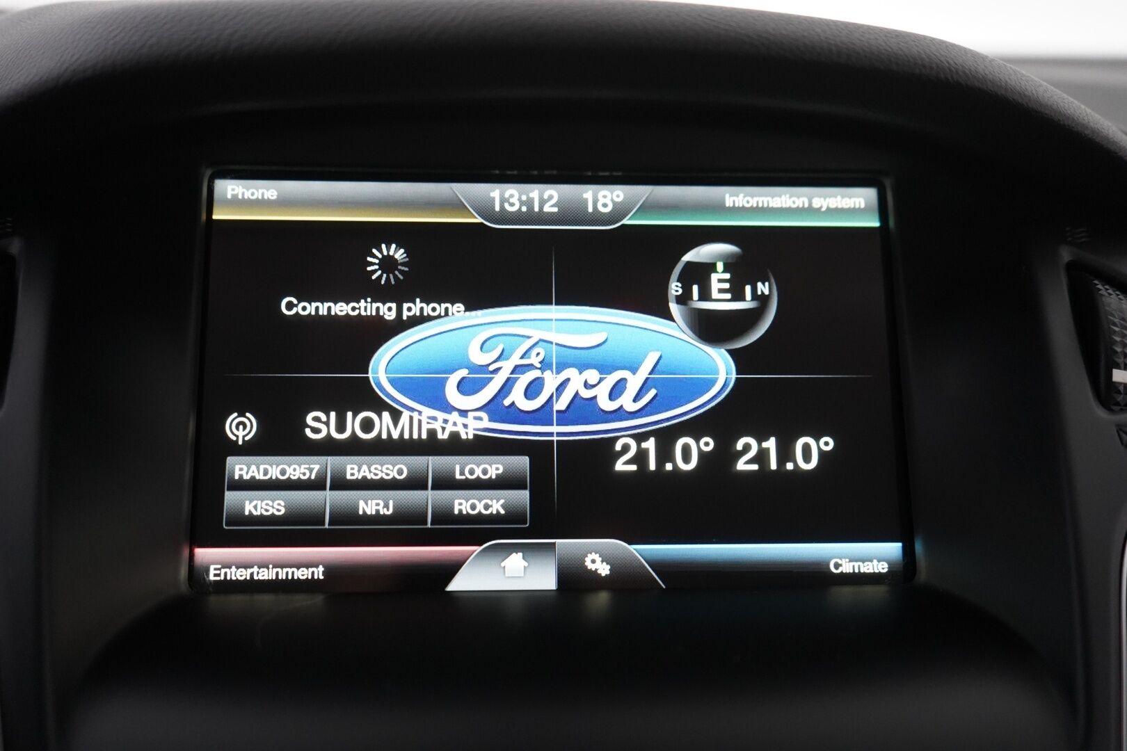 Ford Focus 2016 1,0 EcoBoost 125 hv Start/Stop M6 Titanium 5-ovinen *Vakkari / Tutkat / Läm.ohjauspyörä / Läm.tuulilasi / Lohko* - 1-Omisteinen / Suomi-auto / Viimeisin huolto 12.2025 / Säännölliset huollot / Kahdet renkaat alumiinivantein / Merkkihuollettu