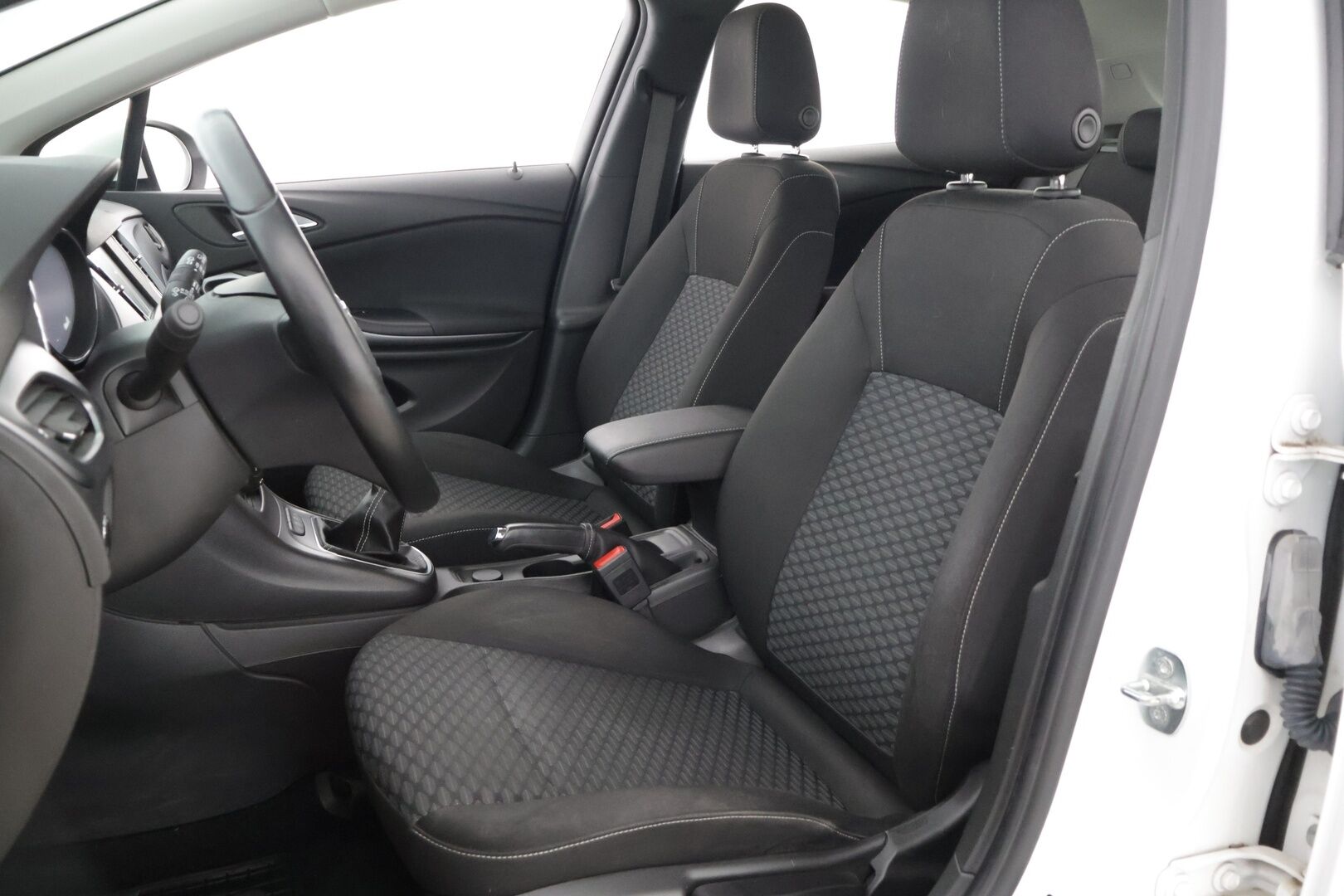 Opel Astra 2016 5-ov Enjoy 1,0 Turbo ecoFLEX Start/Stop 77kW MT5 // Tutkat / Ratinlämmitin / Suomi-auto / 2x renkaat* - Apple carplay / Android auto / Hyvä huoltohistoria! 