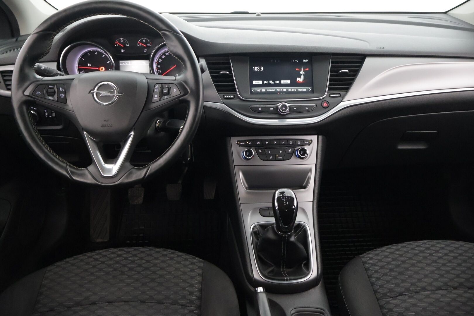Opel Astra 2016 5-ov Enjoy 1,0 Turbo ecoFLEX Start/Stop 77kW MT5 // Tutkat / Ratinlämmitin / Suomi-auto / 2x renkaat* - Apple carplay / Android auto / Hyvä huoltohistoria! 