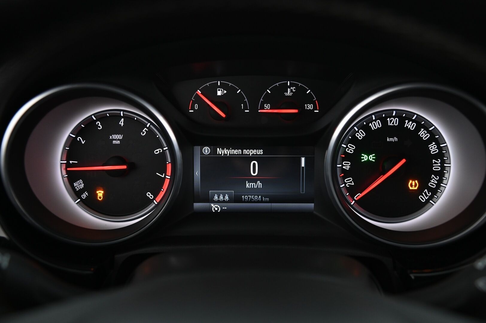 Opel Astra 2016 5-ov Innovation 1,4 Turbo ecoFLEX Start/Stop 110kW MT6 *Sporttipenkit / Kamera / Lohko / Blis / Ratinlämmitys / Navi* - Juuri Huollettu / Suomiauto / 2x renkaat & alut / Penkinlämmitys edessä ja takana / Tummennetut ikkunat