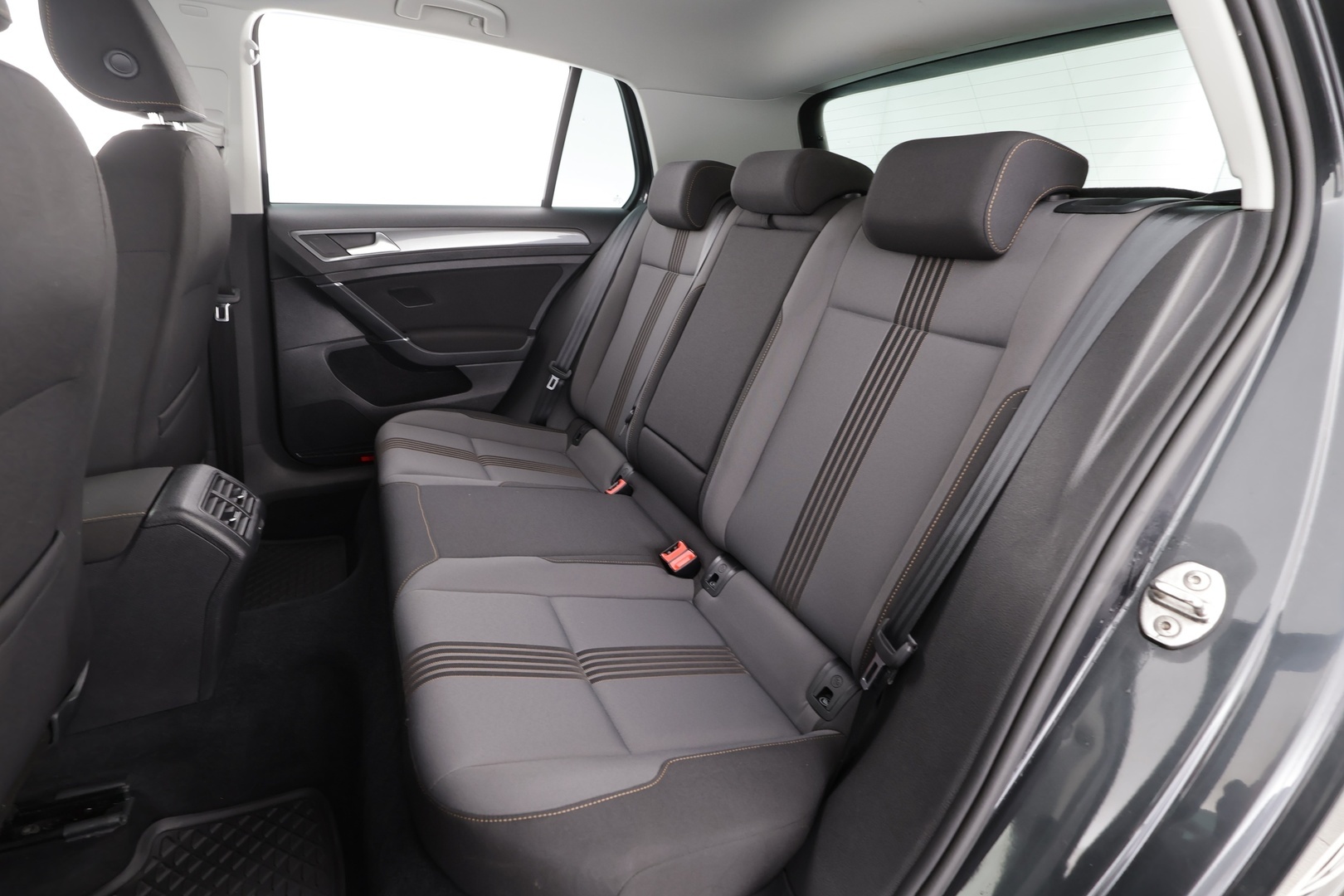 Volkswagen Golf 2017 Allstar 1,4 TSI 110 kW ACT DSG * ACC / P.kamera / Webasto / Adapt.Xenon / Navi / KeylessGo / Suomi-auto * - Kahdet renkaat aluvanteilla / Huippuvarusteet - HULLUT BLACKWEEK JATKOT - KORKOTARJOUS 2,49%