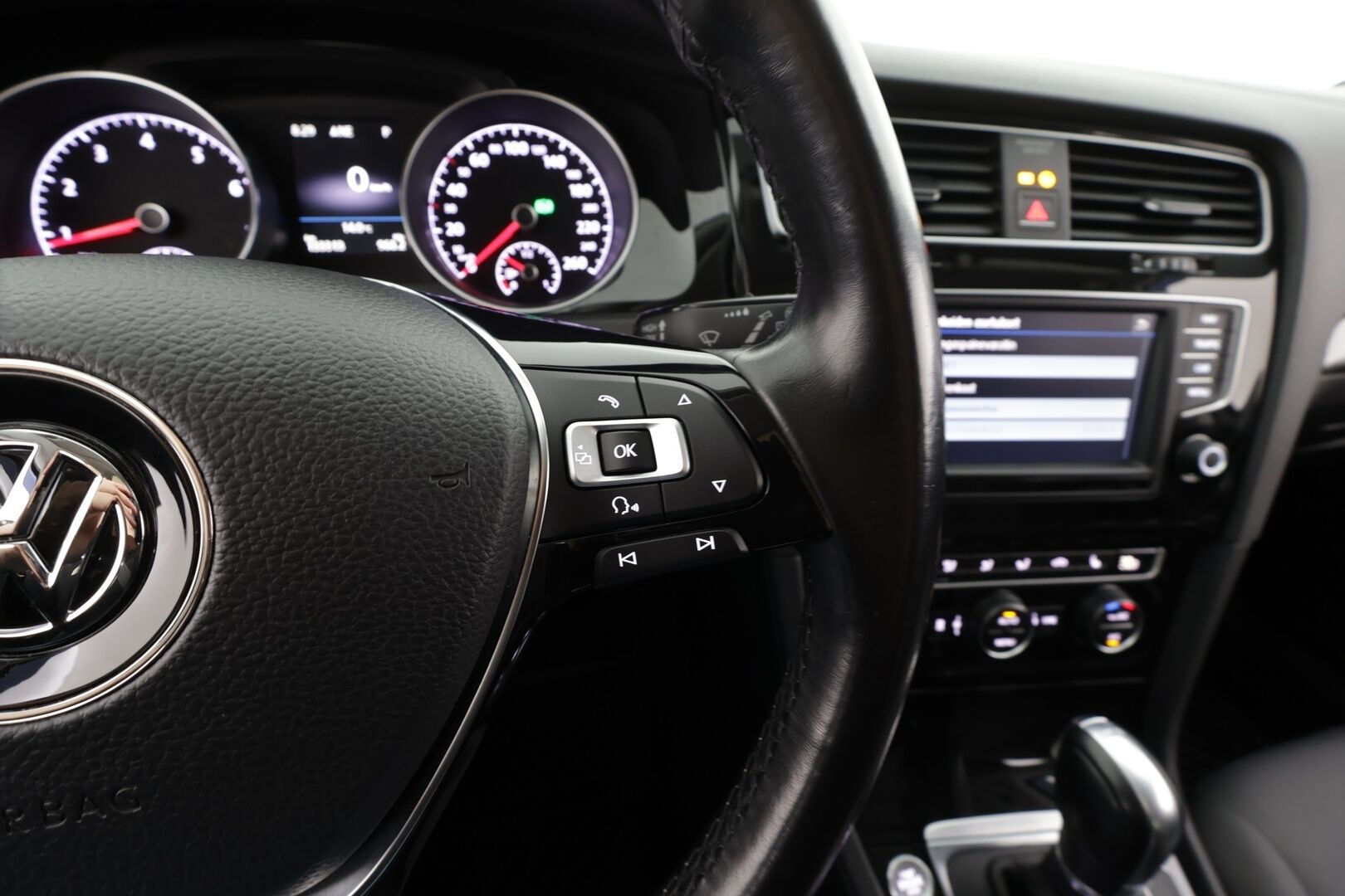 Volkswagen Golf 2017 Allstar 1,4 TSI 110 kW ACT DSG * ACC / P.kamera / Webasto / Adapt.Xenon / Navi / KeylessGo / Suomi-auto * - Kahdet renkaat aluvanteilla / Huippuvarusteet - HULLUT BLACKWEEK JATKOT - KORKOTARJOUS 2,49%