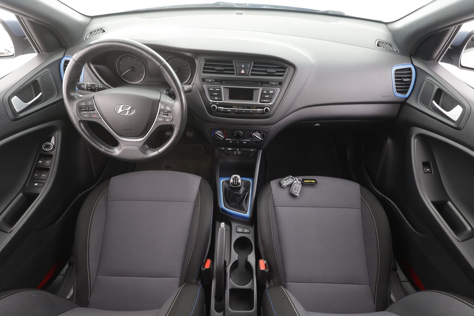 Hyundai I20 2017 1,0 T-GDI 5MT ISG GO! - 1OM Suomiauto | Vakkari | Peruutustutka | Ratinlämmitys | Lisävalot | Ilmastointi | 2x Renkaat aluvantein!